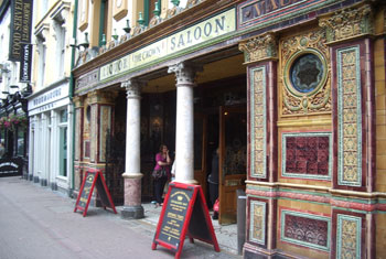 The Crown Bar Belfast. Used under creative commons license from Charlie Dave