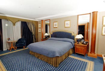 A double room at the Thistle hotel Aberdeen airport